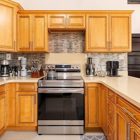 Brand New Pool Manor Park With Wifi Centrally-Located Kingston Exteriér fotografie