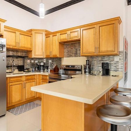 Brand New Pool Manor Park With Wifi Centrally-Located Kingston Exteriér fotografie