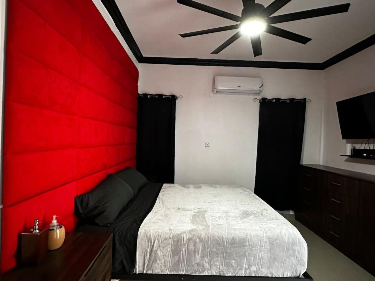 Brand New Pool Manor Park With Wifi Centrally-Located Kingston Exteriér fotografie