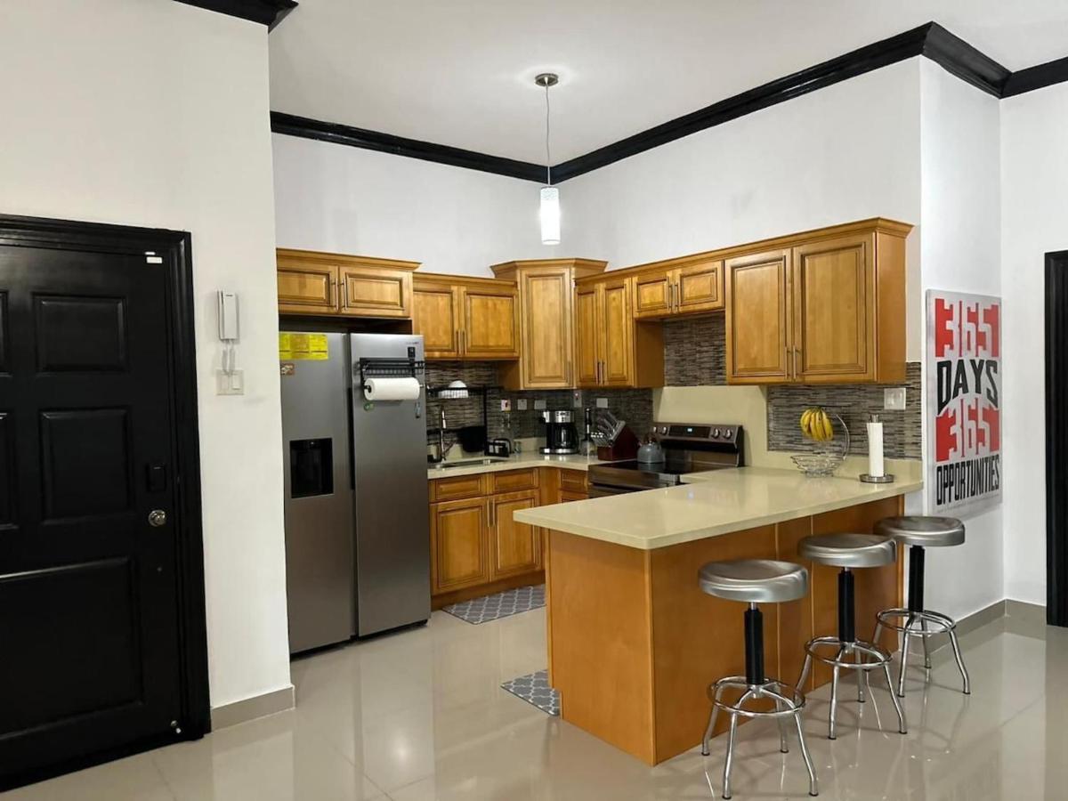 Brand New Pool Manor Park With Wifi Centrally-Located Kingston Exteriér fotografie