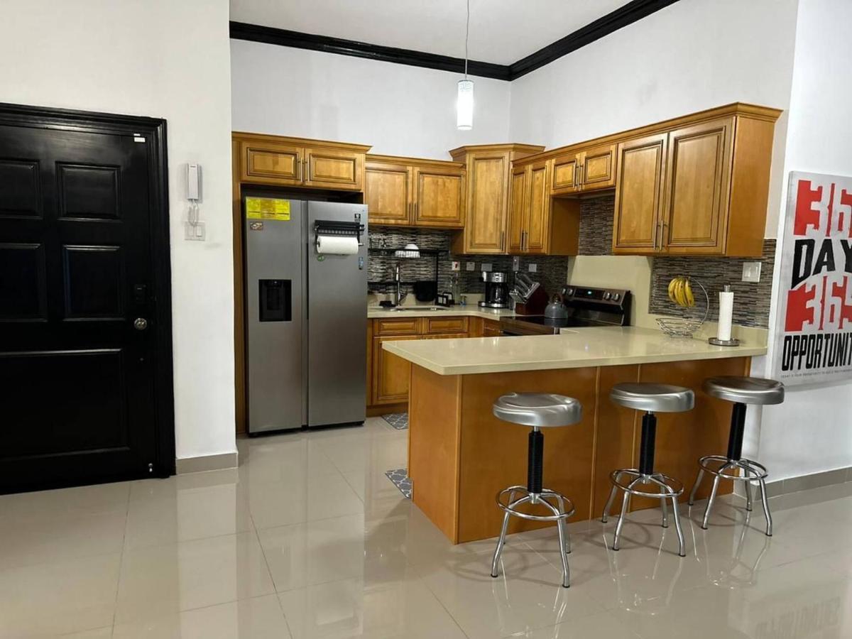 Brand New Pool Manor Park With Wifi Centrally-Located Kingston Exteriér fotografie